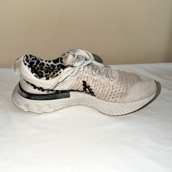 Nike React Infinity Run Flyknit 2 Womens Shoe White Leopard 10 - Picture 6 of 10